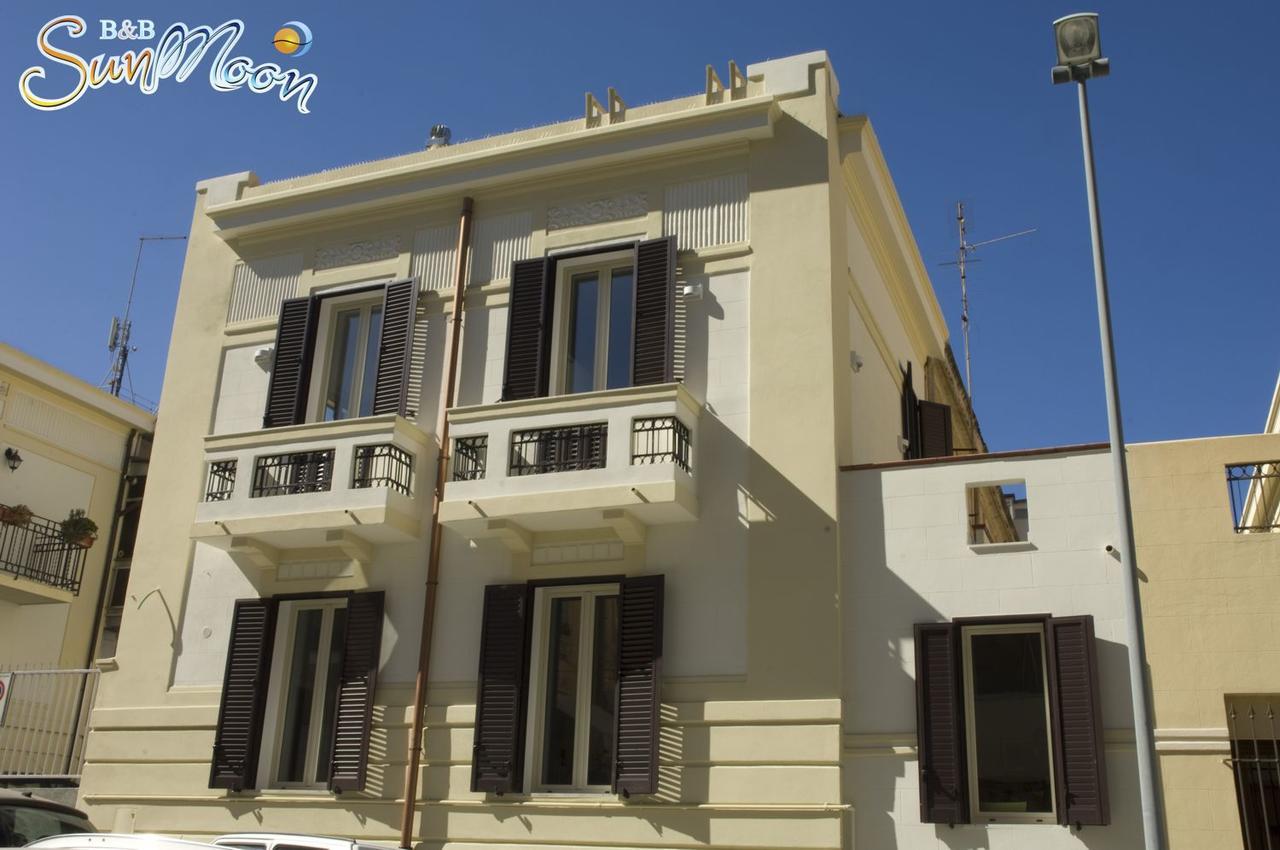 Sunmoon Bed & Breakfast เรจโจ ดี คาลาเบีย ภายนอก รูปภาพ